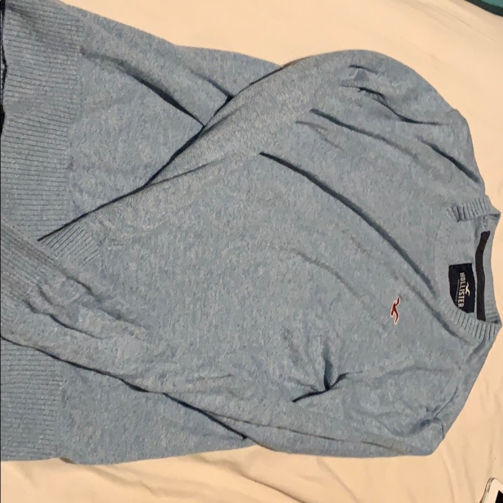 Soft men’s hollister sweater